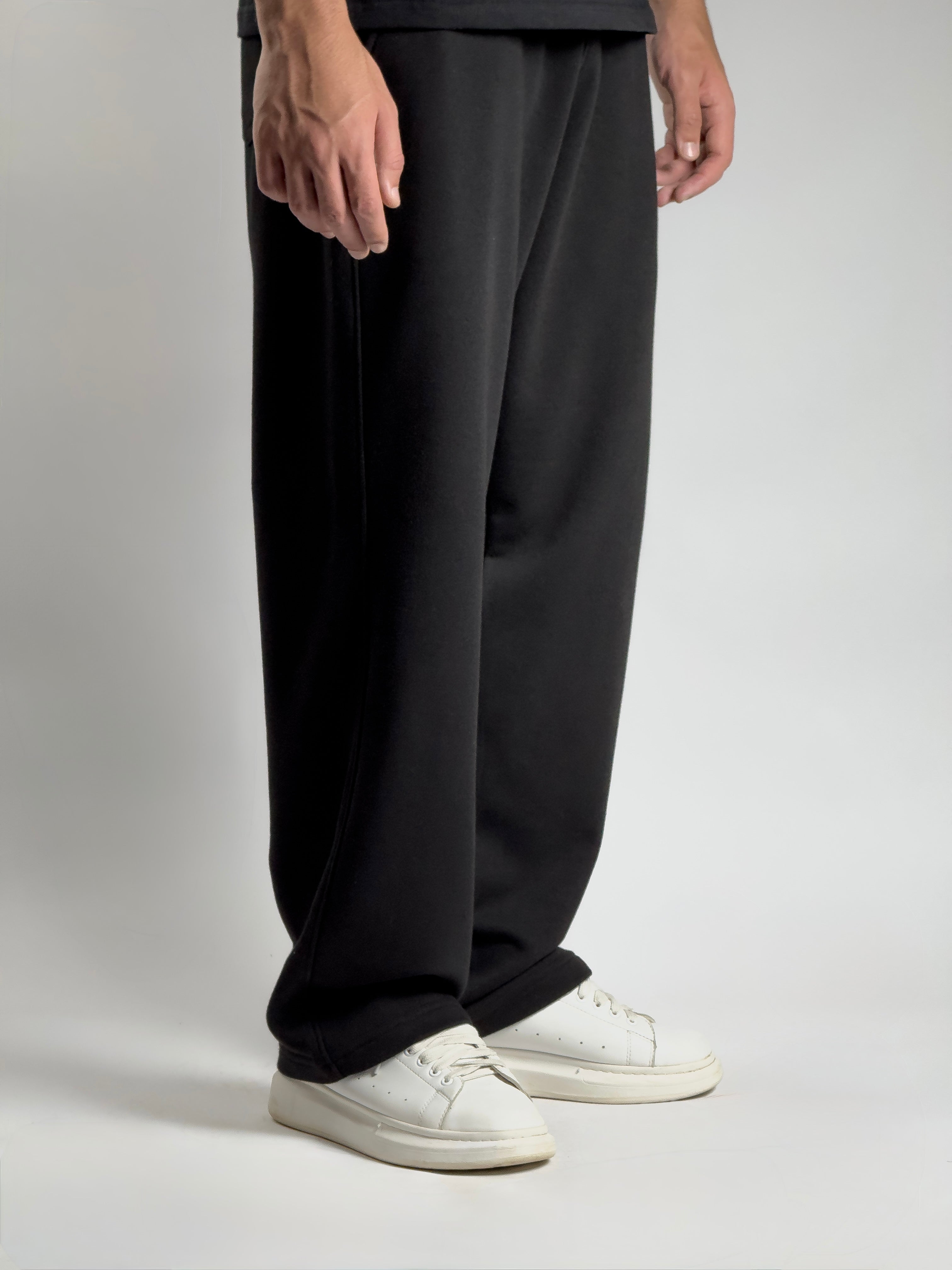 KAIO Essential Sweatpants – Black